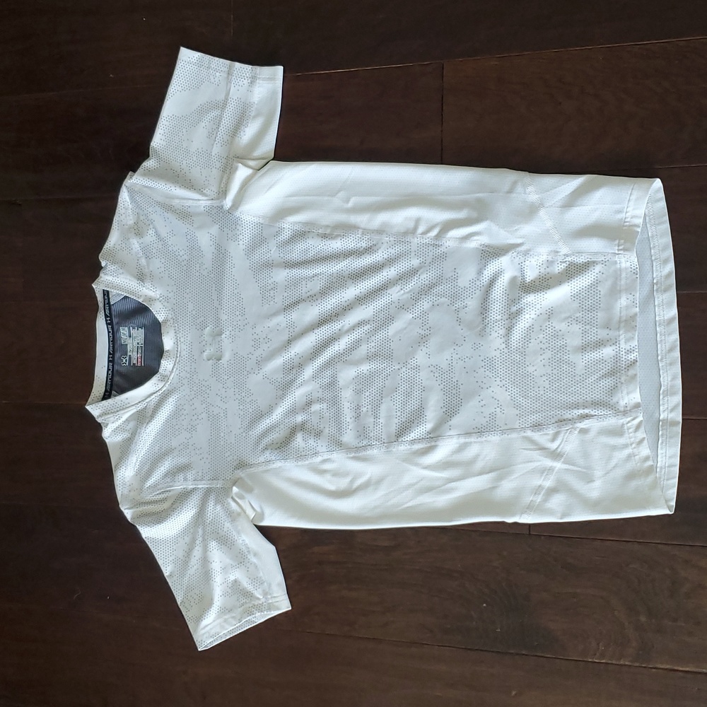 M, Under Armour Junior size M compression tee